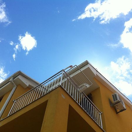 Apartments Leona & David Malinska Chambre photo