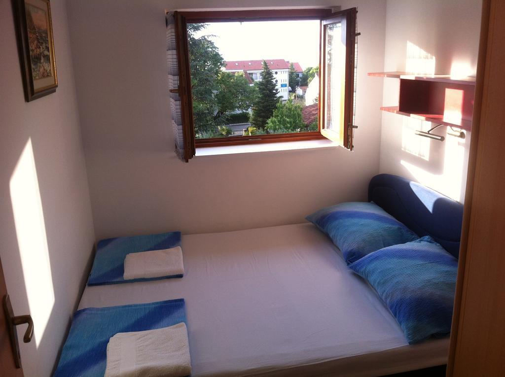 Apartments Leona & David Malinska Chambre photo